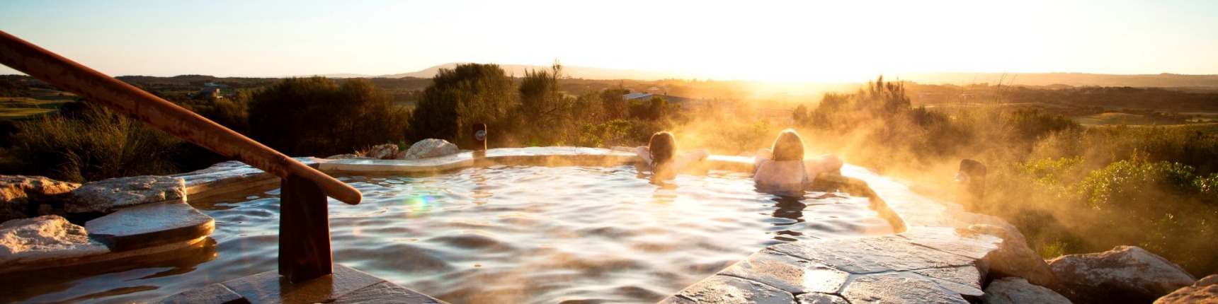 Peninsula Hot Springs - Hilltop pool sunrise Victoria