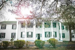 Linville Manor, Maryland : The perfect place to stay if you're into scary things.