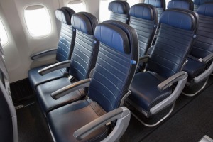 Economy class on a United Airlines Boeing 777. There are 204 economy class seats on board with 62 more spacious 'Economy ...