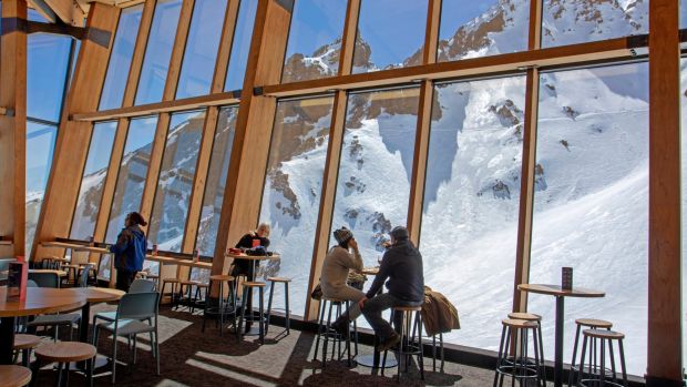 2AAGBJA Knoll Ridge Chalet on the slopes of Mt Ruapehu, looking out to Pinnacles Ridge Alamy image for Traveller. Single use only. Fee applies.
New Zealand things to do in Winter Ben Groundwater story.ÃÂ 